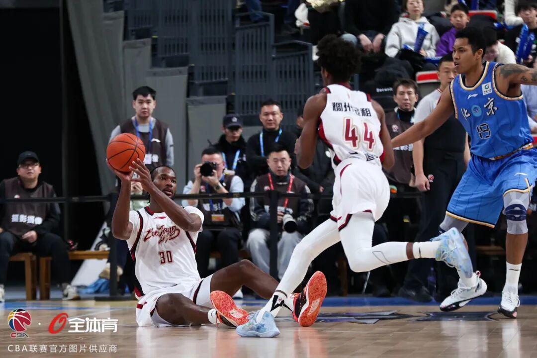 【CBA联赛】第十八轮｜浙江稠州金租73-79北京北汽