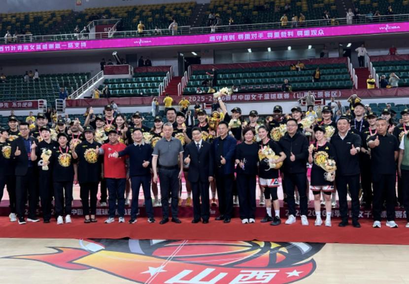 kaiyun-四川女篮74-65山西女篮4年3夺WCBA总冠军，李缘当选FMVP